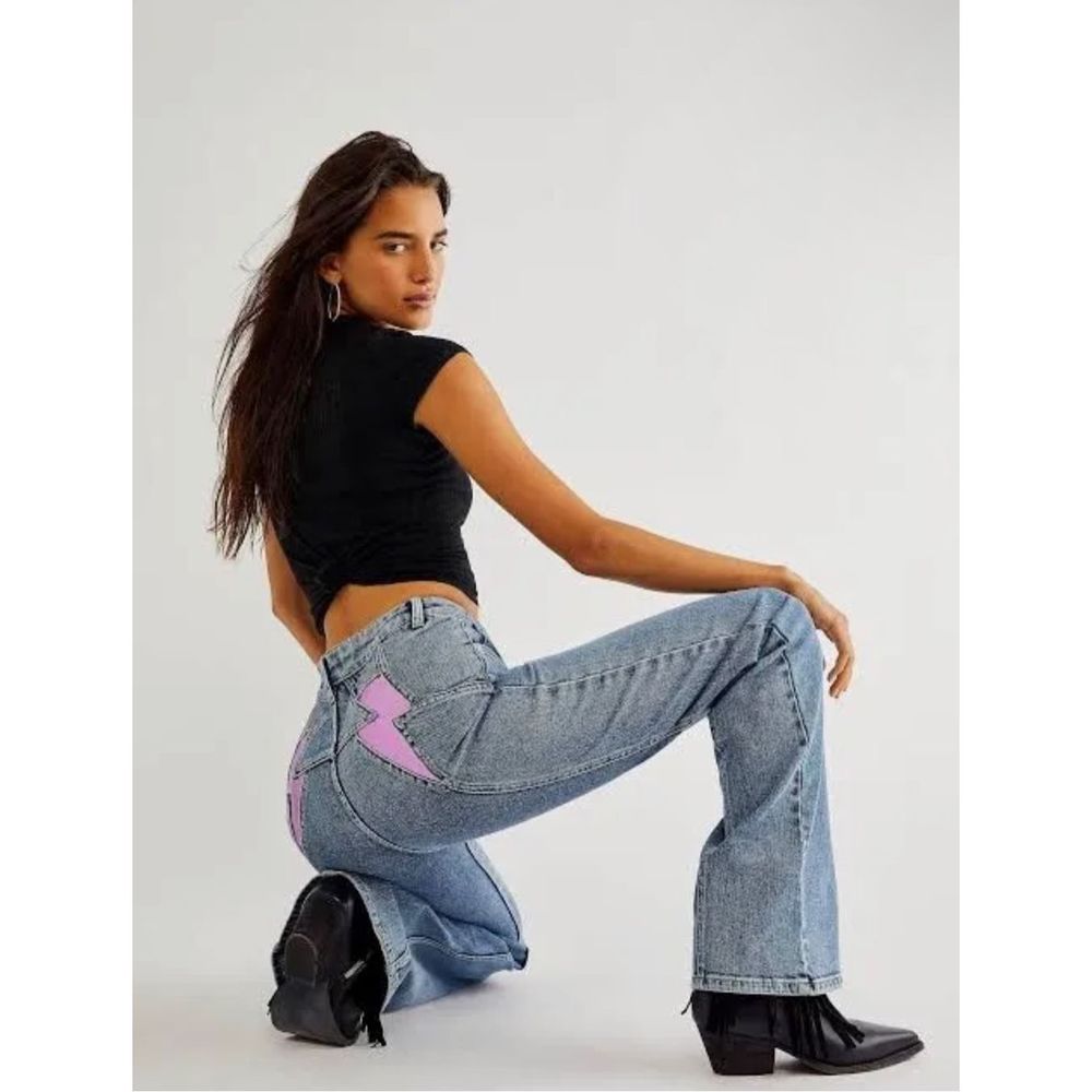 New Free People We The Free Thunderbird Flare Jeans Lightening Bolt Size 34 - Picture 2 of 5